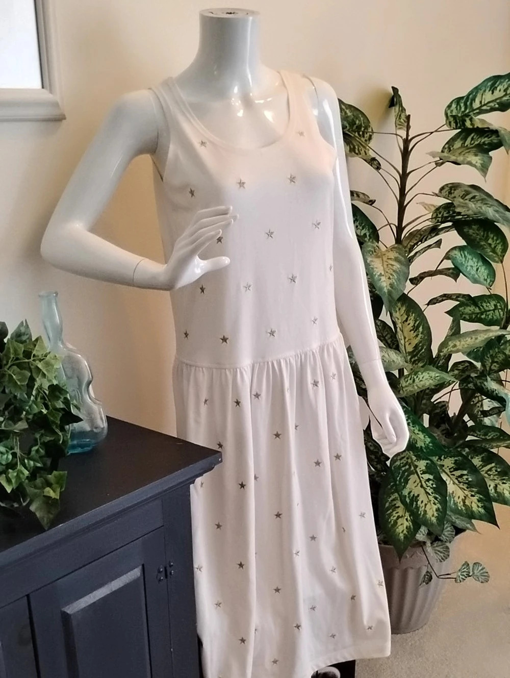 Petite Sophisticate Star Embellished Midi Dress in White Size Small Like New